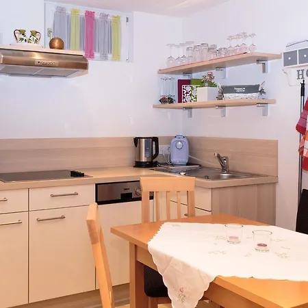 Woehrer Apartment *